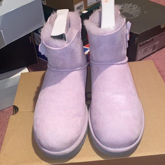 Uggs - Picture 4 of 6